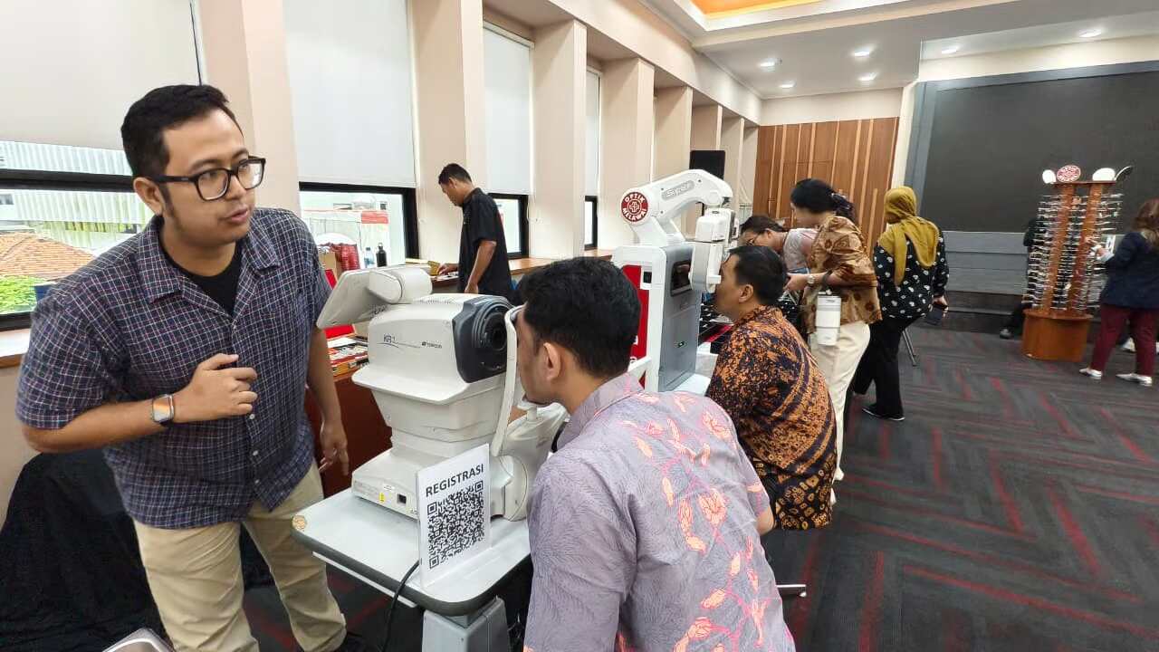 Optik Melawai Gelar Pemeriksaan Mata Gratis untuk Pekerja BRI Region 6/Jakarta 1