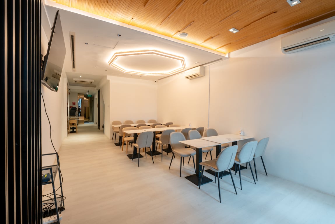 A Central Singapore Workshop Venue Designed for Flexible and Comfortable Sessions